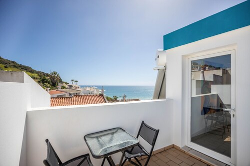 Holiday Home "Casa Da Paz" with Sea View, Private Terraces & Wi-Fi