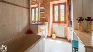 Bathtub