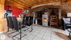 Dining - Le Clos des Fées - SAINT SULPICE (SAINT SULPICE)