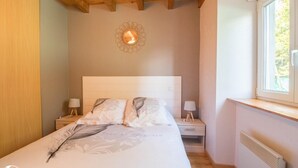2 bedrooms, WiFi (free)