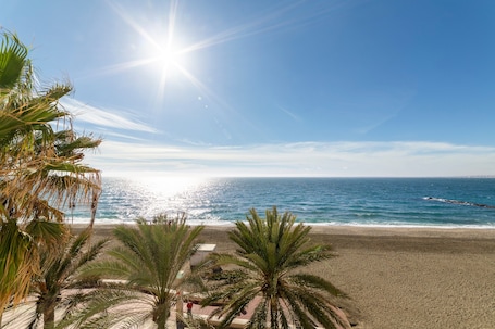 Beach nearby. Apartment "Ocean Views, Paseo Marítimo" with Terrace and Wi-Fi