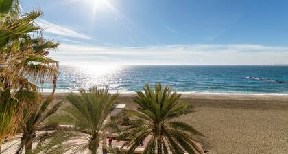 Apartment "Ocean Views, Paseo Marítimo" with Terrace and Wi-Fi