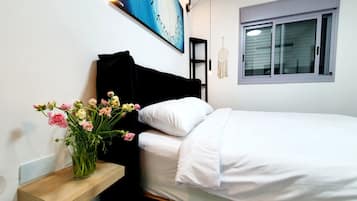 2 Schlafzimmer, Zimmersafe, Schreibtisch, Bügeleisen/Bügelbrett