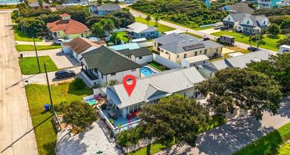 2 min walk to Beach, 2 King BR, Private Deck, Hot Tub, Grill & Fire Pit, Pets OK
