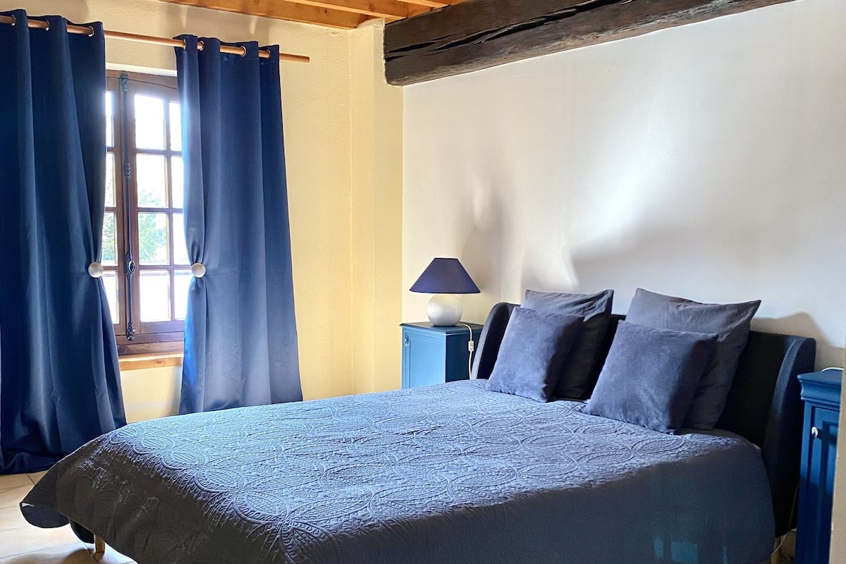 Classic Single Room | Peralatan tempat tidur premium, busa memori, Wi-fi percuma, cadar katil
