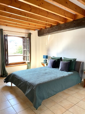 Quarto solteiro clássico | Roupas de cama premium