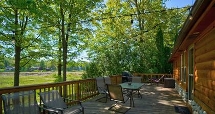 Relaxing Getaway with that UP North Feel!