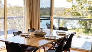 Dining - The Mullet - With Water Views (Nambucca Heads)