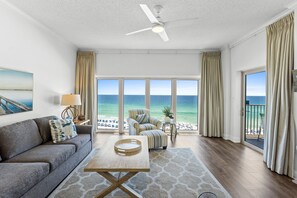Smart TV - Beachfront! Breathtaking Views! Beach Manor 811 ~ Getaway w/ 2 Pools, Hot Tub, Spa! (Miramar Beach)