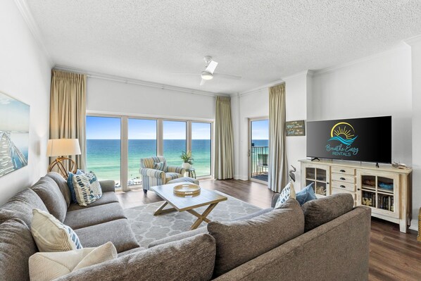 Smart TV - Beachfront! Breathtaking Views! Beach Manor 811 ~ Getaway w/ 2 Pools, Hot Tub, Spa! (Miramar Beach)