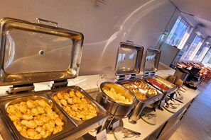 Desayuno buffet incluido todos los días 