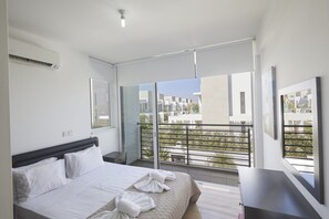 3 bedrooms, in-room safe, iron/ironing board, free WiFi