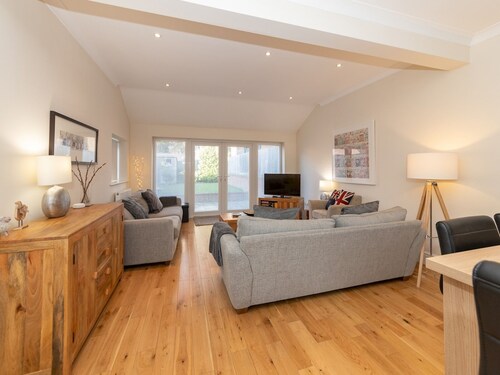 Modern 3 Bedroom with Garden in Reading - Pass the Keys