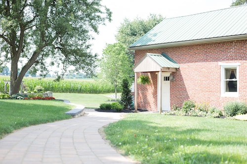 Guest House on a beautiful farm near Shady Maple
