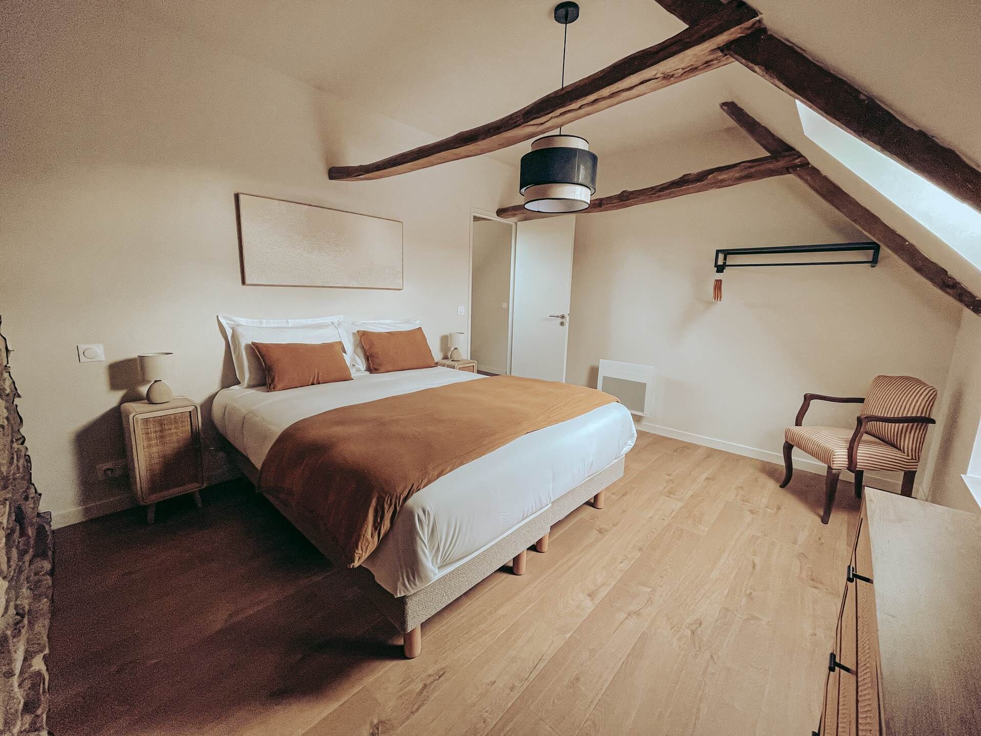 2 quartos, ferros/tábuas de passar roupa, Wi-Fi de cortesia