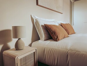 2 bedrooms, iron/ironing board, free WiFi