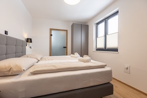 3 habitaciones, wifi gratis y ropa de cama