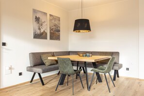 Dining - Penthouse for up to 6 people & infinity pool (St. Martin am Tennengebirge)
