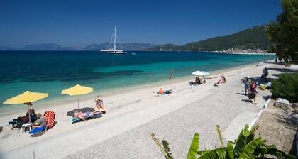 Happy Camp in Camping Karavomilos Beach