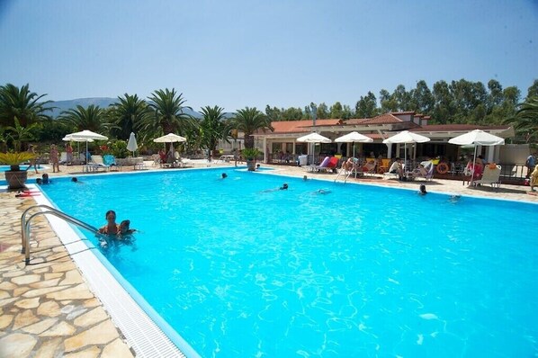 Alberca al aire libre por temporada 