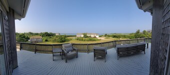 Stunning Sunsets with beach access! Now with air conditioning downstairs.