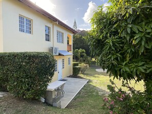 Outdoor dining - NEW! Private Apartment in Christiansted USVI (Christiansted)