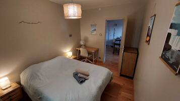 2 bedrooms, WiFi, bed sheets
