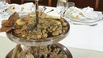 Frühstück und Abendessen