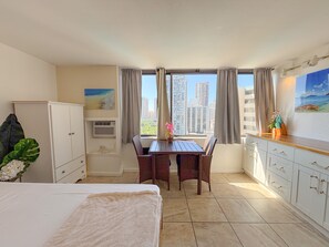 Fer et planche à repasser, Wi-Fi gratuit, draps fournis