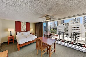 デスク、アイロン / アイロン台、WiFi (無料)、ベッドシーツ