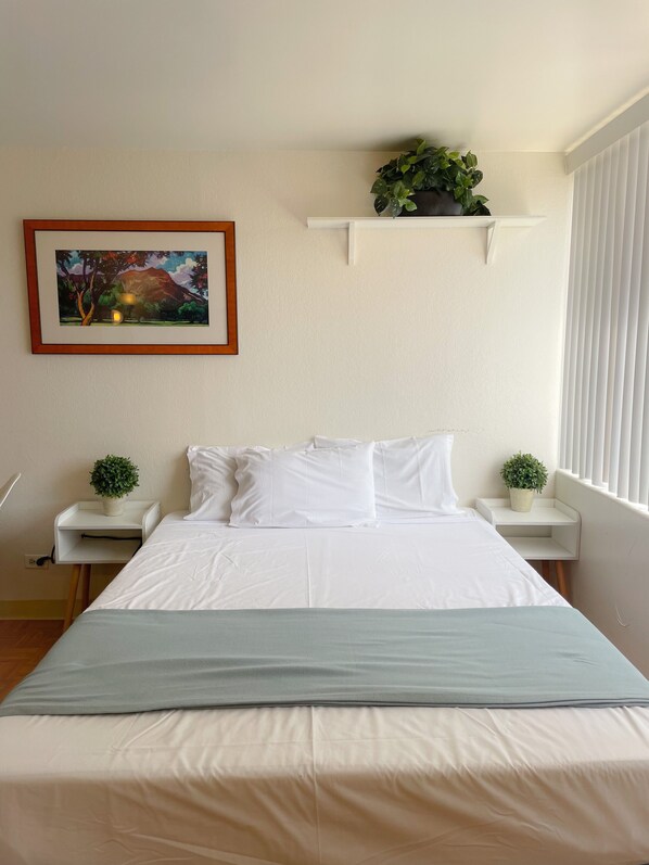 Desk, iron/ironing board, free WiFi, bed sheets