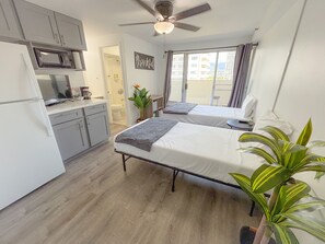 Iron/ironing board, free WiFi, bed sheets