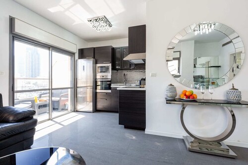 Hakovshim Miroir - Two Bedroom Apartment, Sleeps 4
