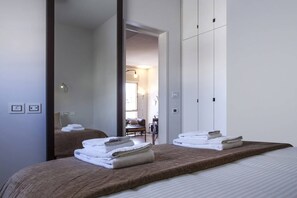 2 chambres, fer et planche à repasser, Wi-Fi gratuit, draps fournis