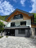 Fachada de la propiedad