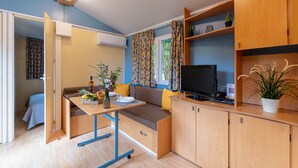 Interior - La Doucette, mobil-home near the sea (Hyères)