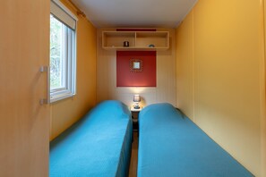 2 bedrooms, iron/ironing board