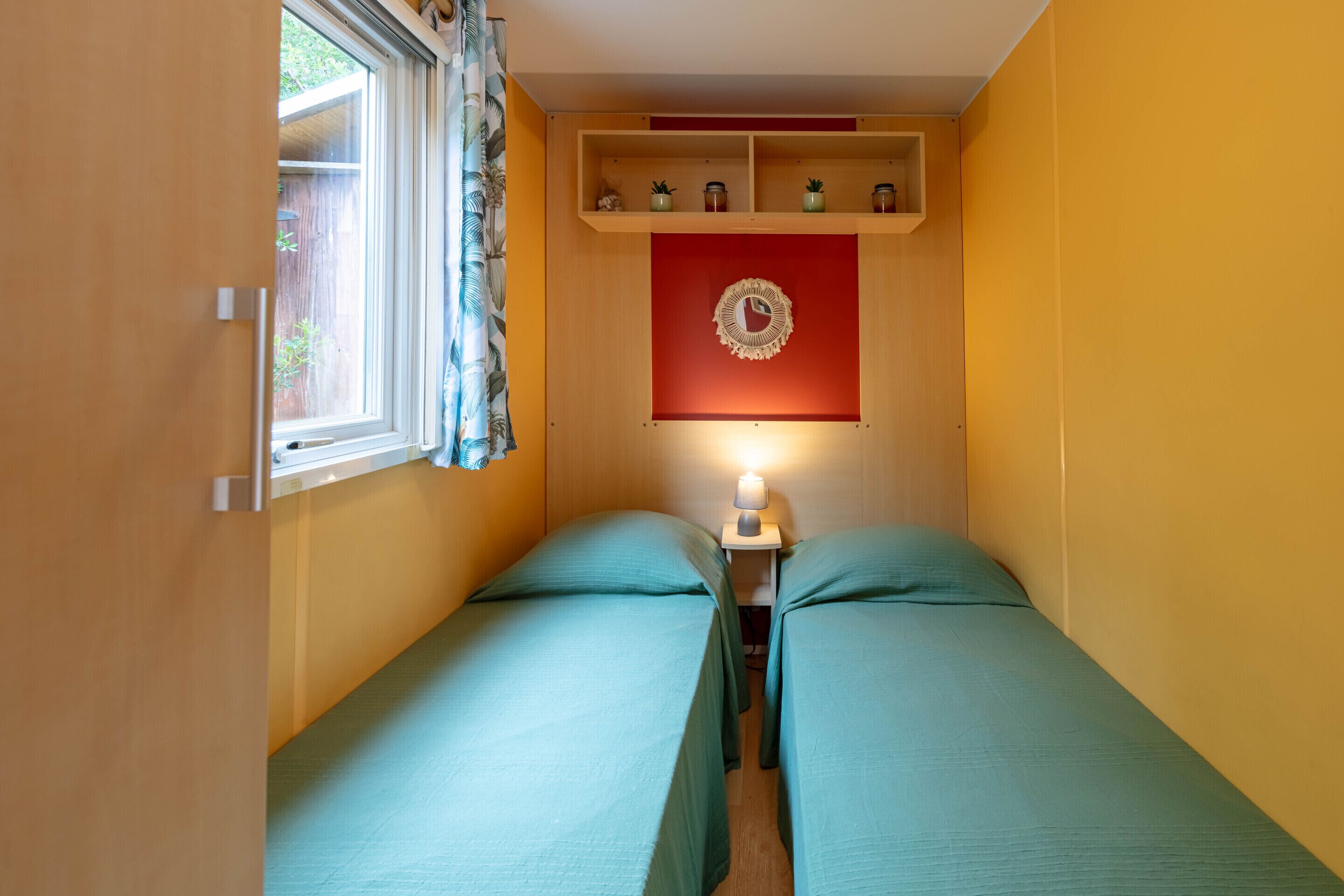 2 bedrooms, iron/ironing board
