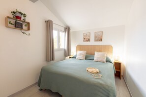 2 chambres, fer et planche à repasser