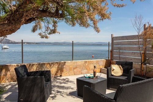 Mon Rêve, fisherman's cottage feet in the water