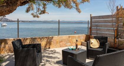 Mon Rêve, fisherman's cottage feet in the water