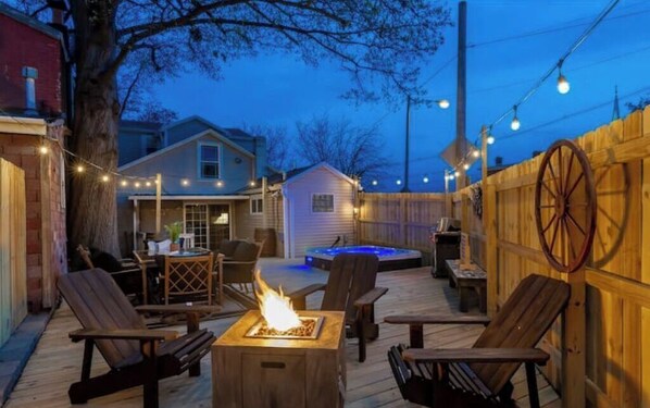 Terrace/patio - Bourbon tour destination w/ hot tub & outdoor area (Louisville)