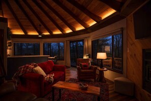 Smart TV, fireplace, books - 1 m. to Ski & Snow tubing/Fire pit/360 Views/Wineries (Basye)