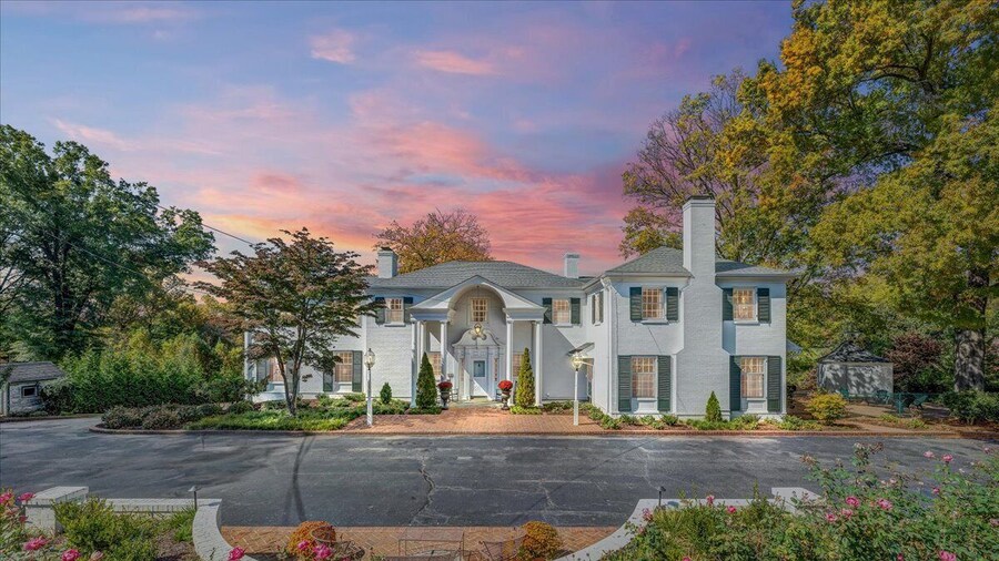 The Oakdale Inn