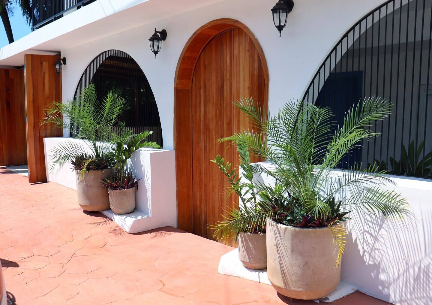 Vista frontal de la propiedad