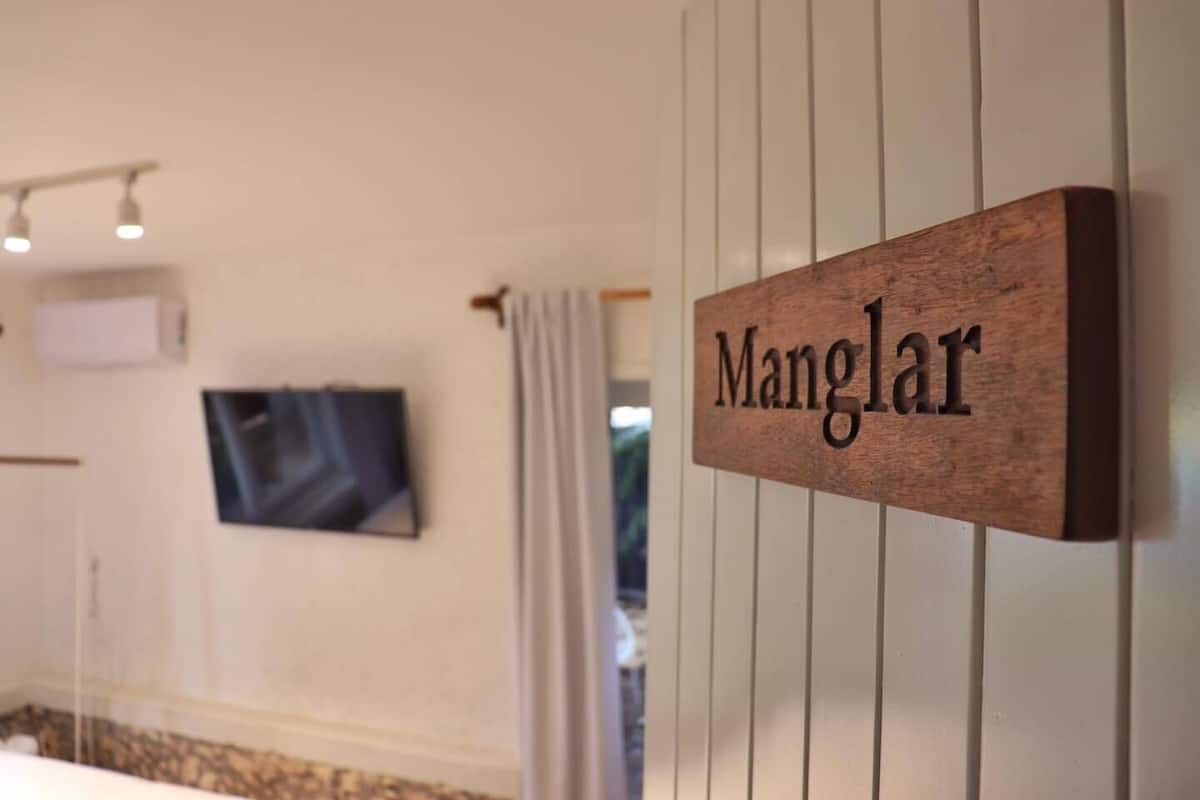 Double Room | In-room safe, blackout drapes, iron/ironing board, free WiFi
