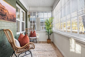 Interior - The Sandlot Family Su (Drumheller)