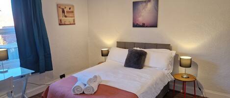 3 habitaciones, tabla de planchar con plancha y wifi gratis