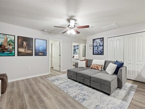 Smart TV, video games