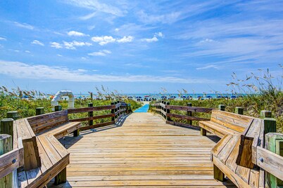 Ocean-view condo, 1 block from beach with enclosed balcony & pool